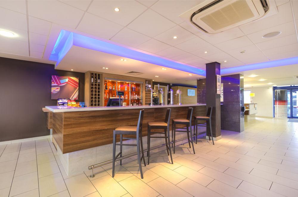 Holiday Inn Express Kettering By Ihg Exterior foto