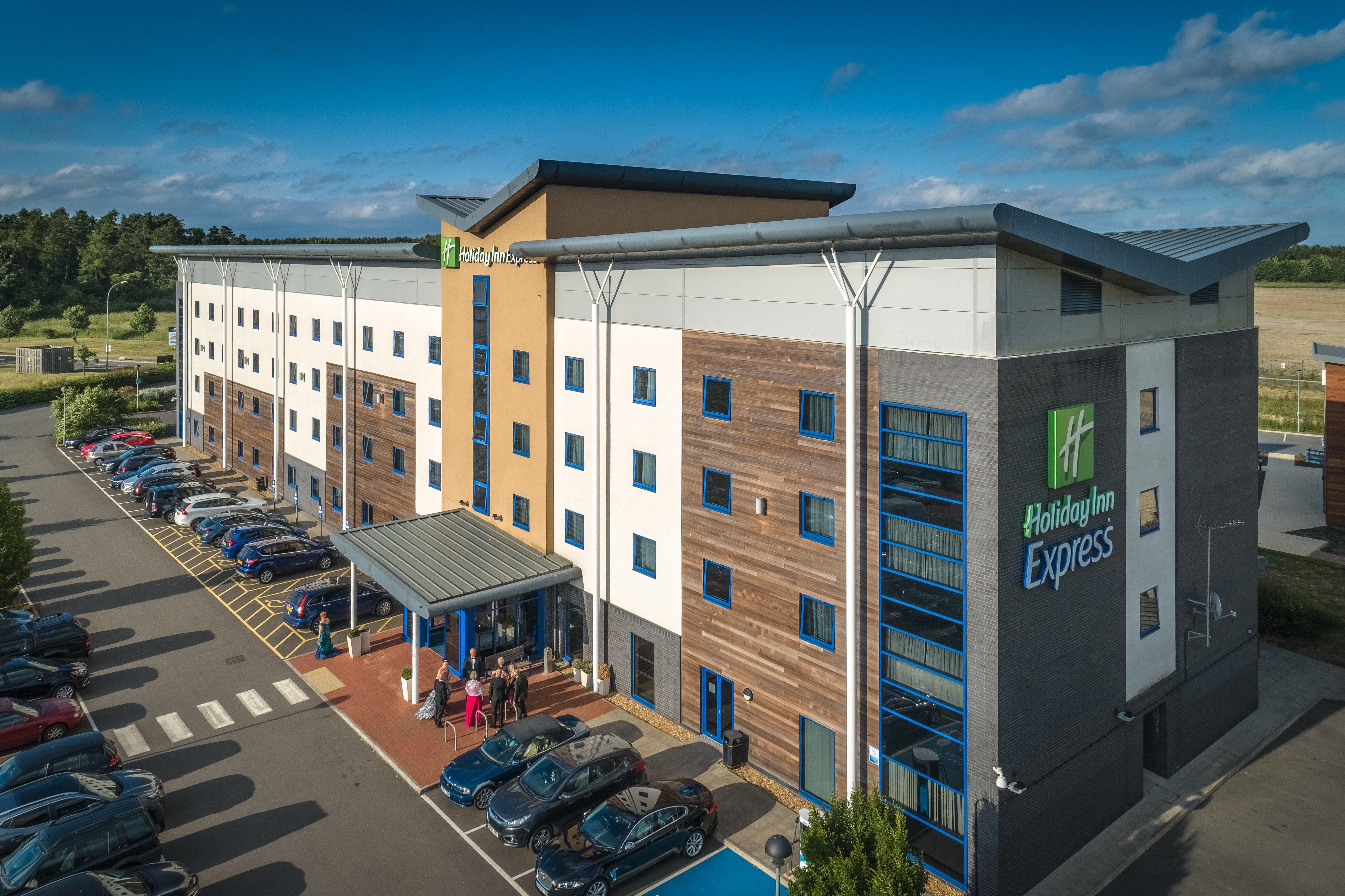 Holiday Inn Express Kettering By Ihg Exterior foto