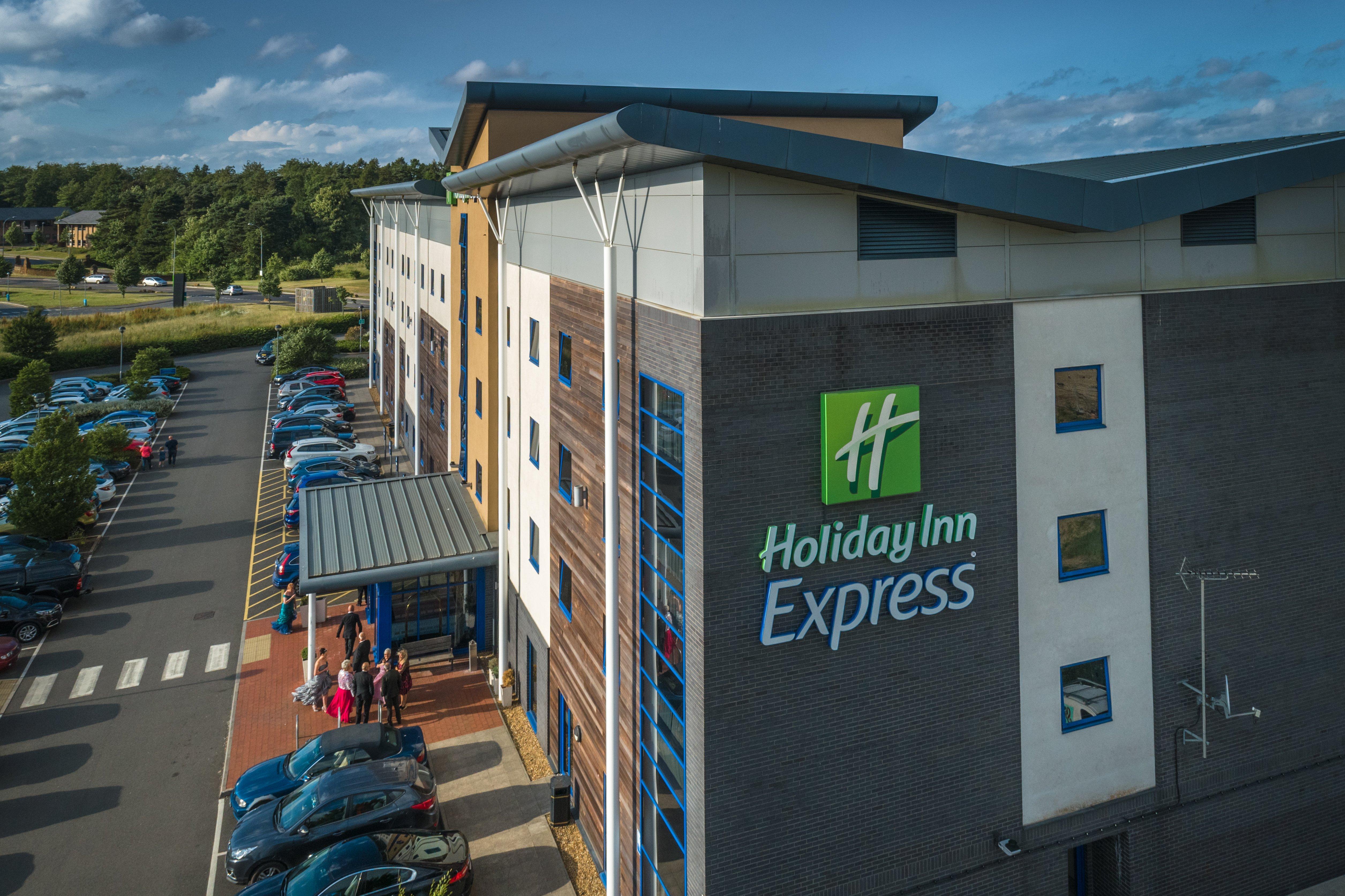 Holiday Inn Express Kettering By Ihg Exterior foto