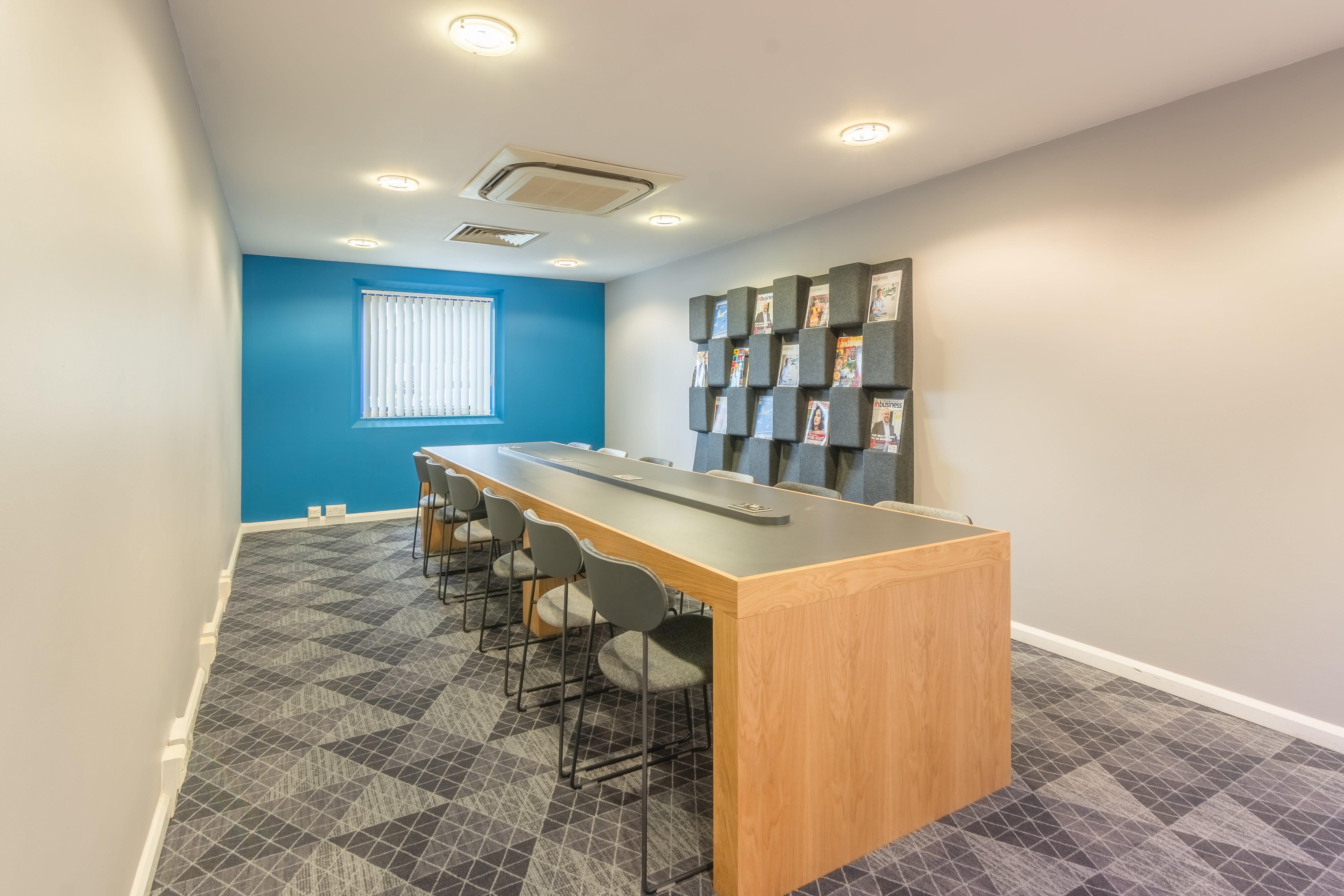 Holiday Inn Express Kettering By Ihg Exterior foto